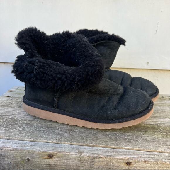 Ugg Kandice Boot Black Suede Bow - Picture 2 of 6